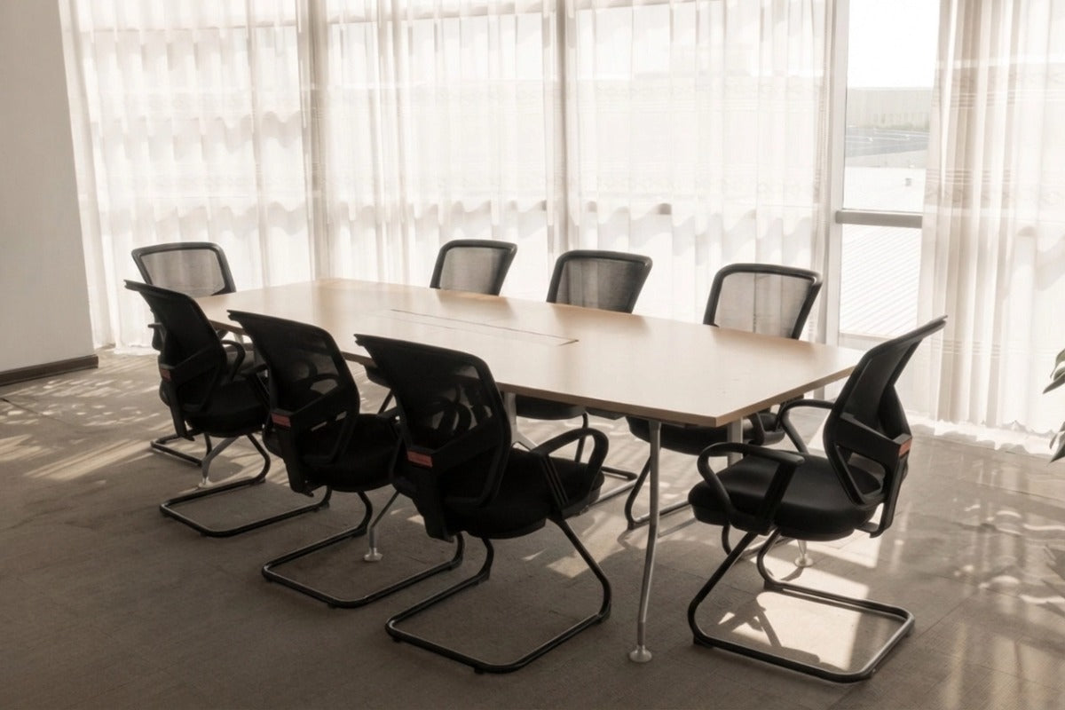 How to Choose the Right Conference Table for Different Meeting Scenarios