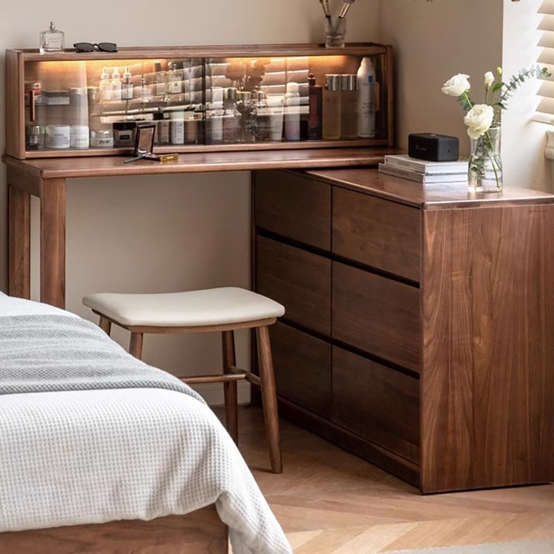 Walnut Finish Dresser &amp; Vanity DRT-010